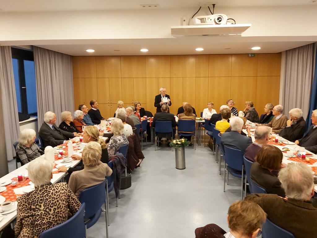 Begrüßung im Pfarrheim St. Peter durch Dr. G. Eckhardt, Vorsitzender SenU Mainz